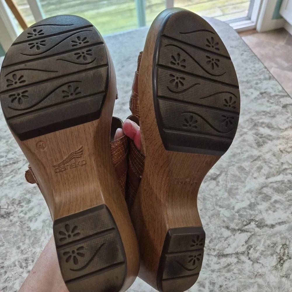 Dansko Women's Sophie Two Strap Block Heel Sandal Leather Brown EU 40 Us Sz 9
